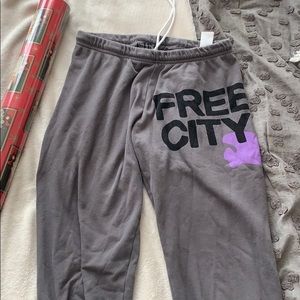 Free city sweatpants